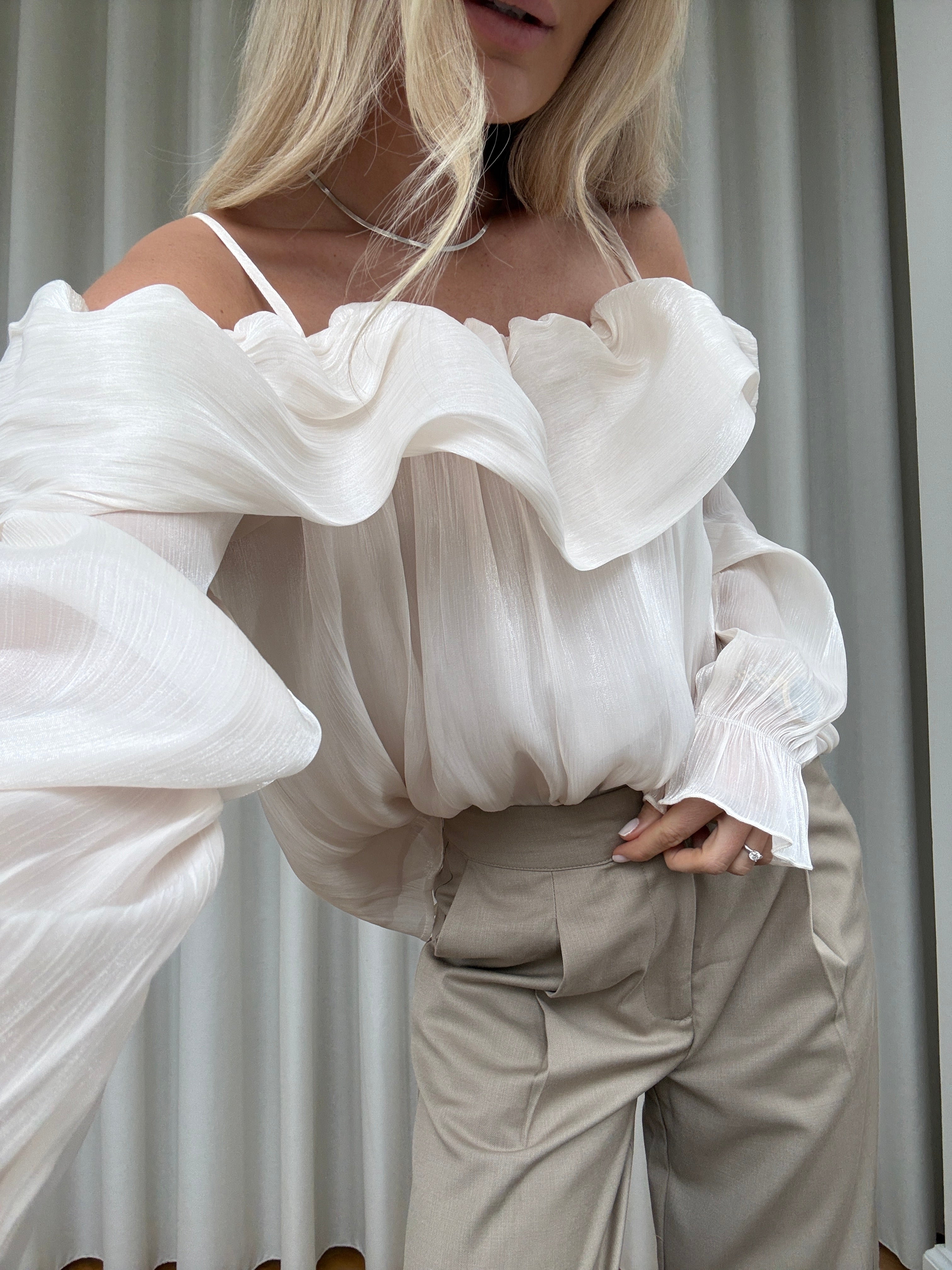 Pov: the dresscode says casual chic