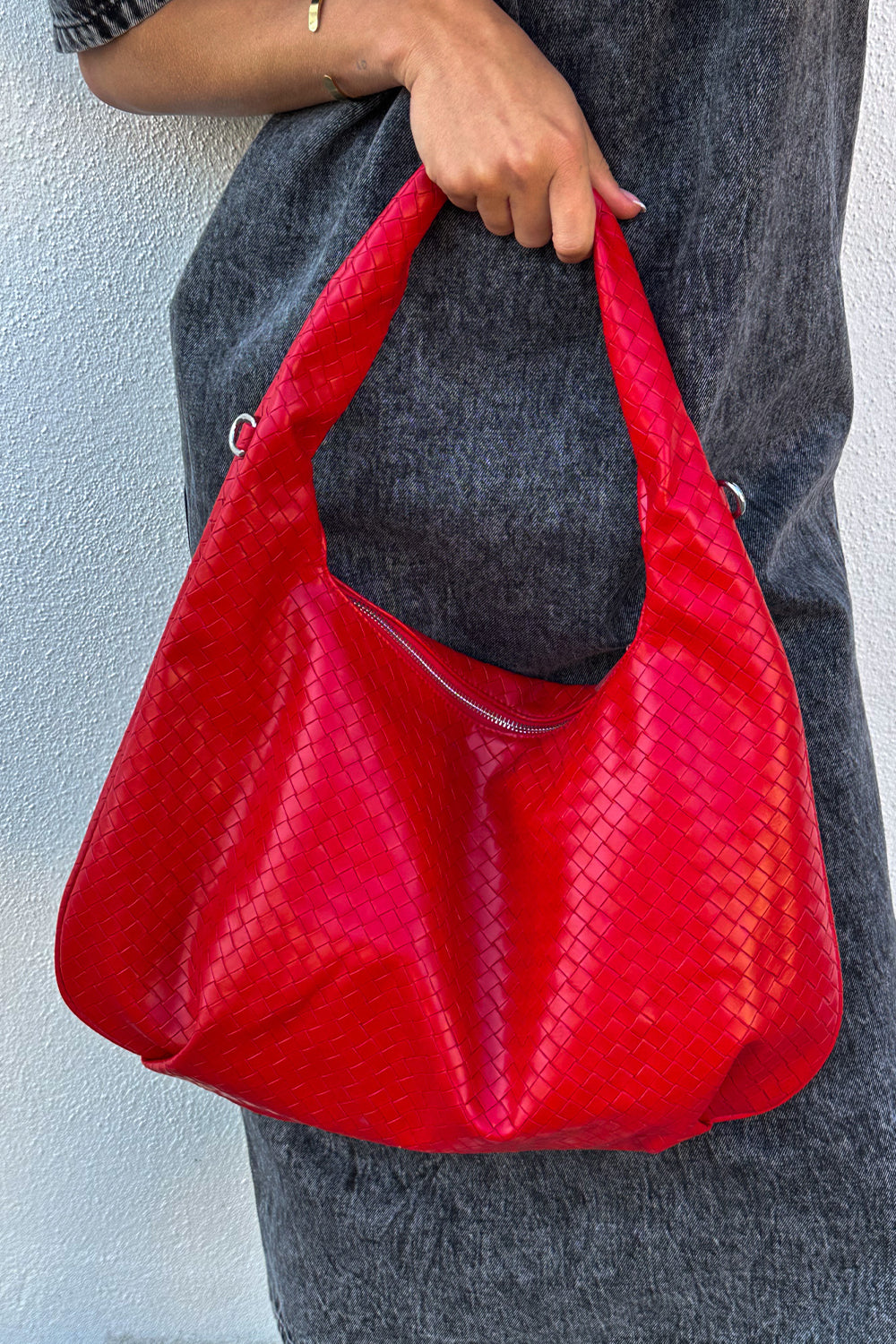 Noellas Peony Hobo Bag Red. Køb Tasker hos www.noellafashion.dk