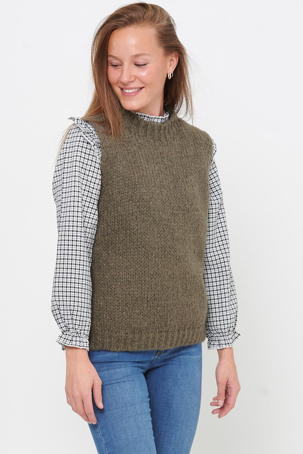 Noellas Kala Knit Vest Army. Køb Veste hos www.noellafashion.dk