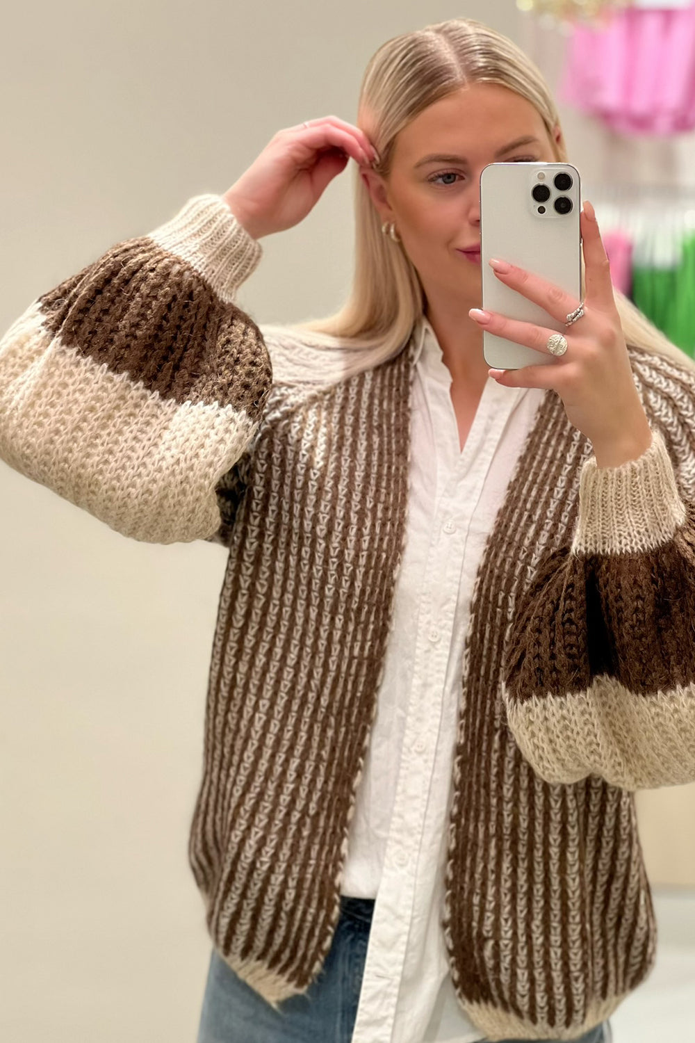Noellas Liana Knit Cardigan Beige/brown. Køb Cardigans hos www.noellafashion.dk
